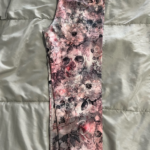 High Waist EVCR Leggings - Picture 2 of 3